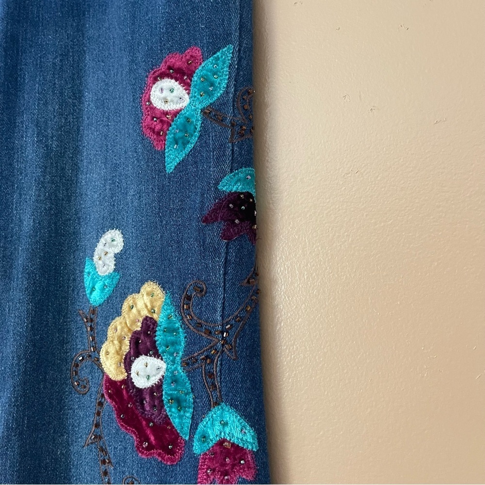 Eivissa Unique Embroidered Flare jeans size 4 - Picture 4 of 11
